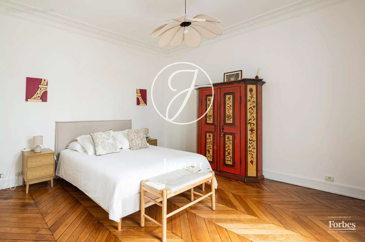 Appartement à PARIS-7E