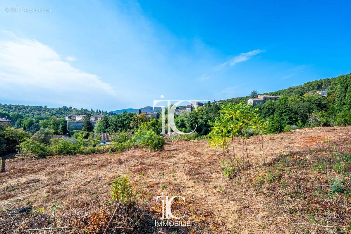 Terrain en zone auo 3479m² - photo 2