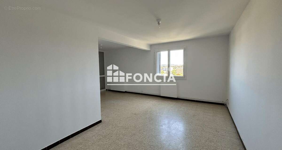 Avignon résidence Les Colombes : T4 spacieux de 71m² avec cave - photo 2