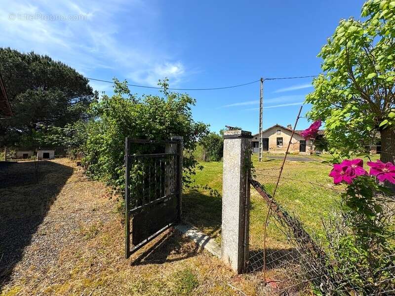 Maison 5 pièces 110m2 avec dépendance sur un hectare de terrain - photo 17