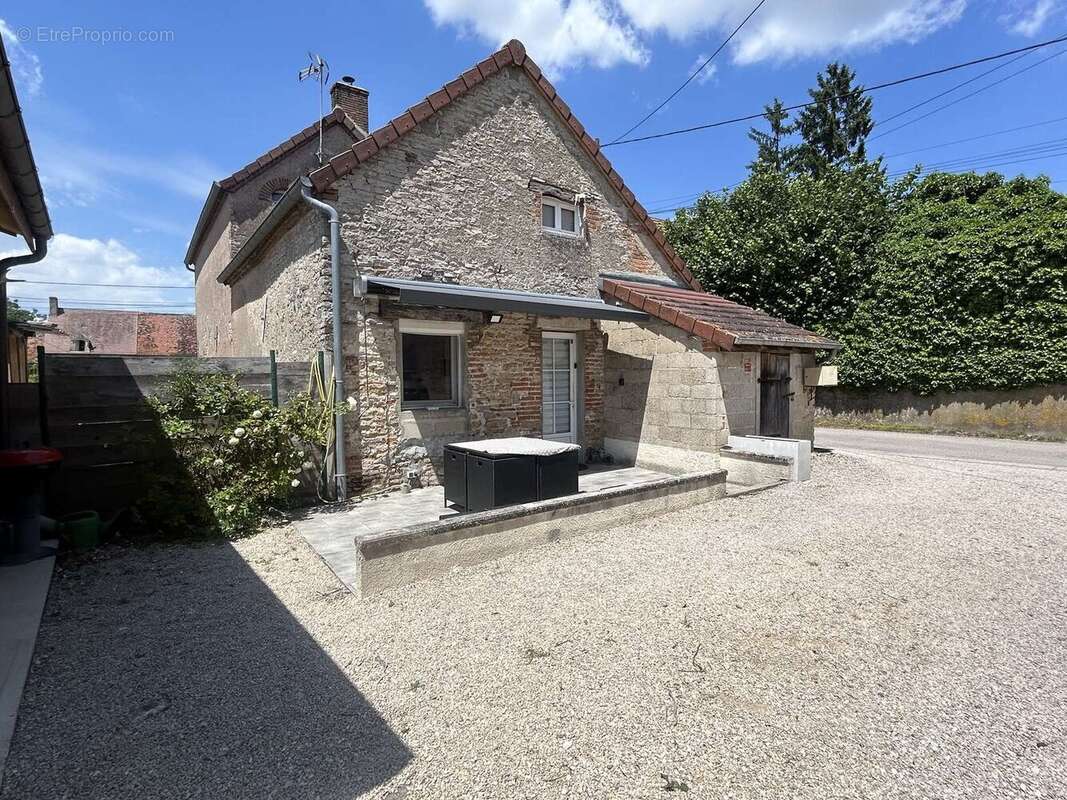 Maison 150 m² à Pluvet  - photo 3