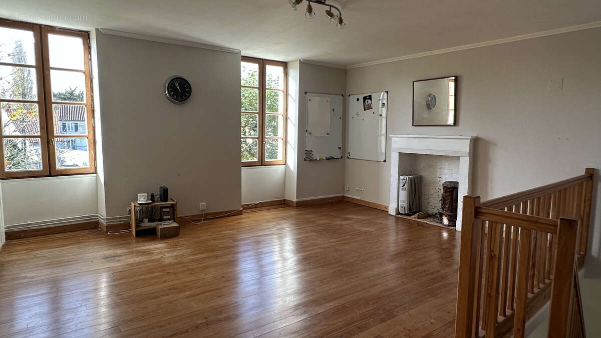 Maison à AUTHON-EBEON