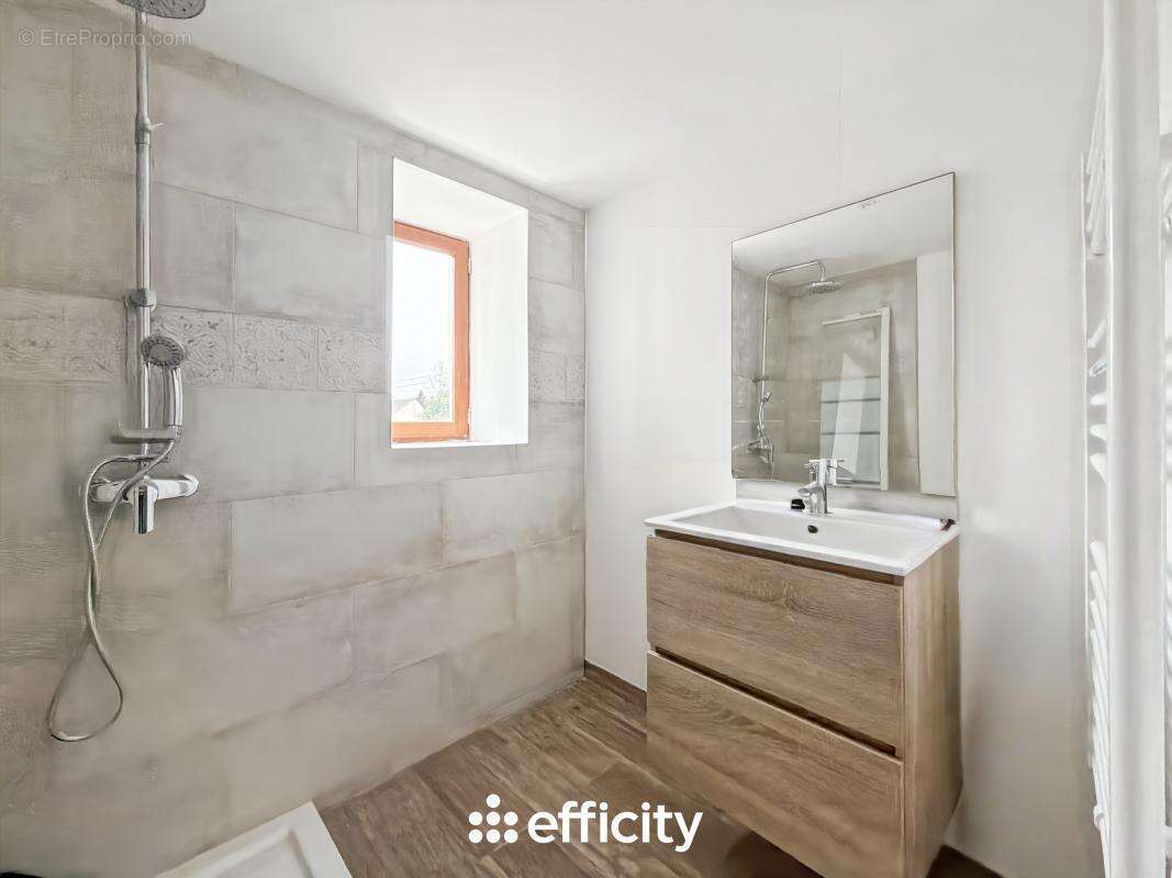 Maison à LIVERDY-EN-BRIE