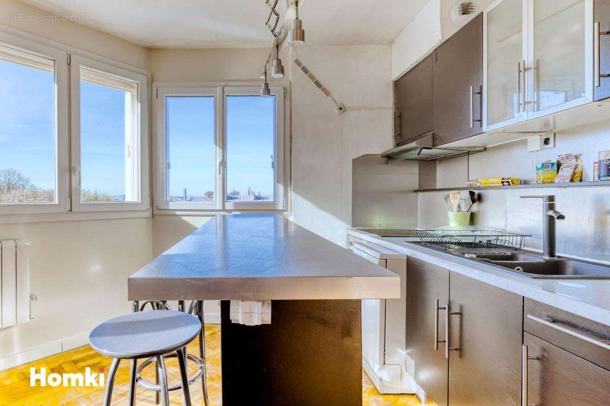 Appartement à PARIS-20E