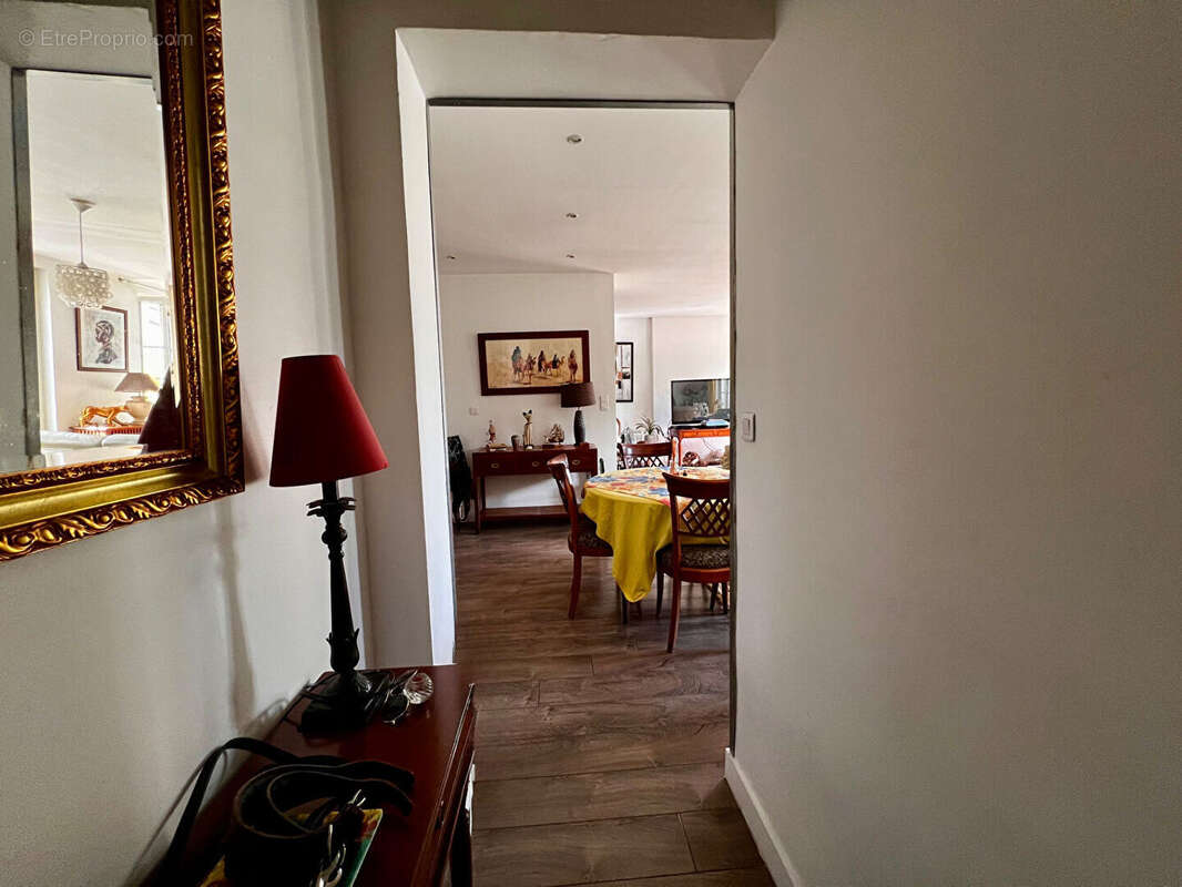 Appartement à MARSEILLE-2E