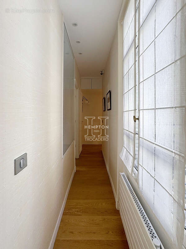 Appartement à PARIS-16E