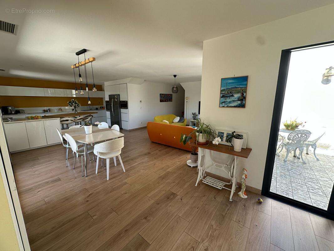 Maison à COURNONTERRAL