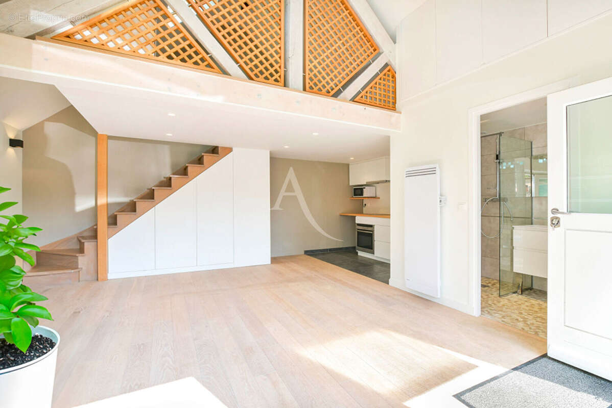 Maison à OZOUER-LE-VOULGIS