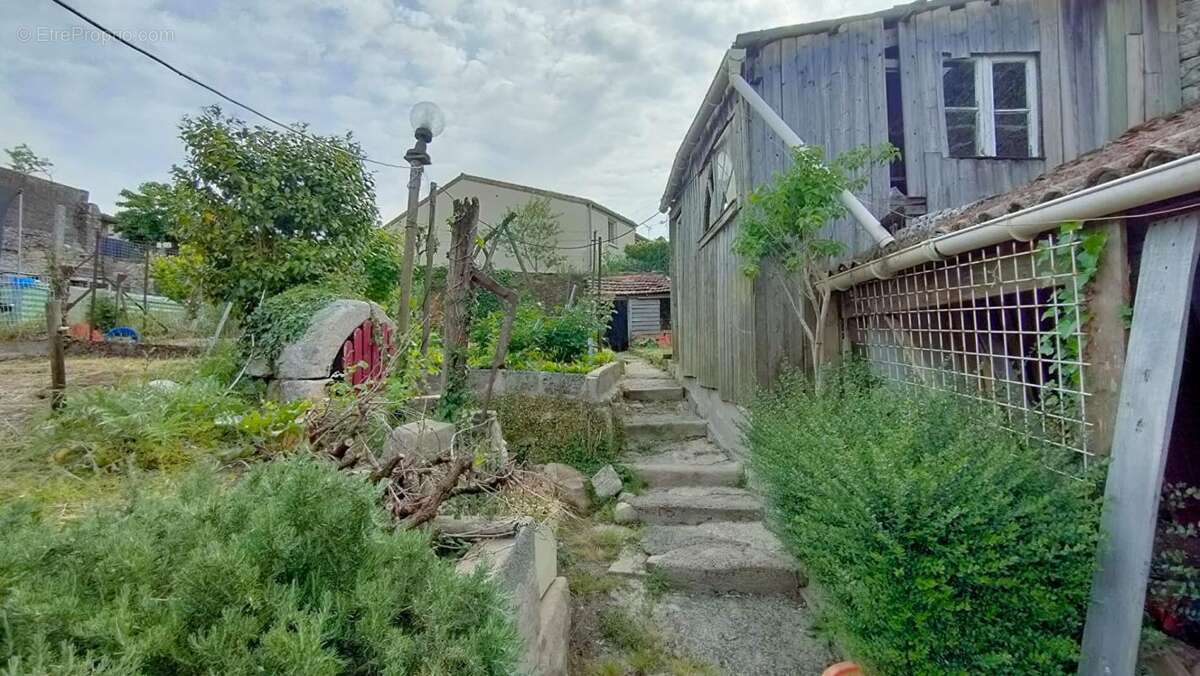 Appartement à MORTAGNE-SUR-SEVRE