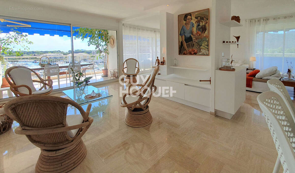 Appartement à MANDELIEU-LA-NAPOULE