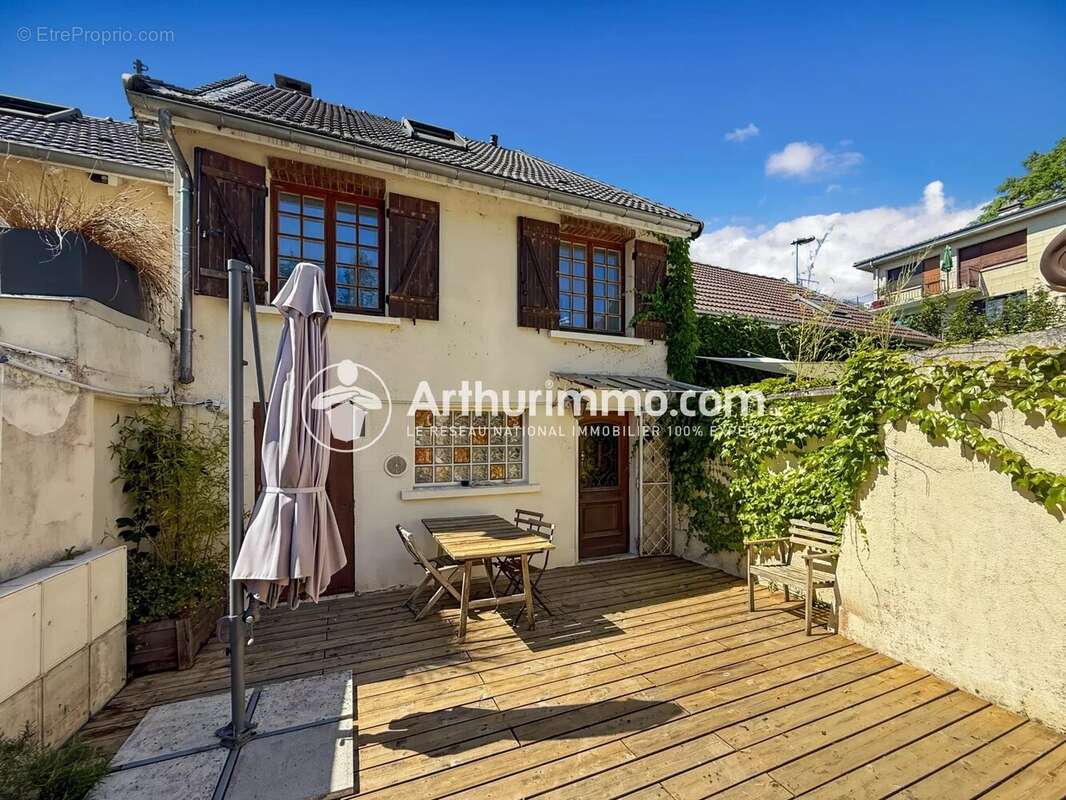 Maison à ETIOLLES