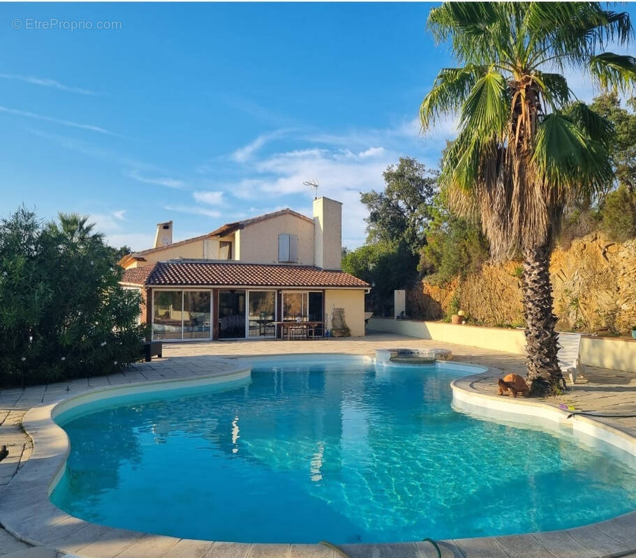 Maison à LA LONDE-LES-MAURES