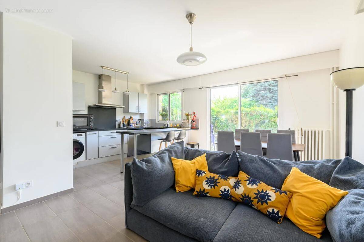 Appartement à SAINT-MAUR-DES-FOSSES