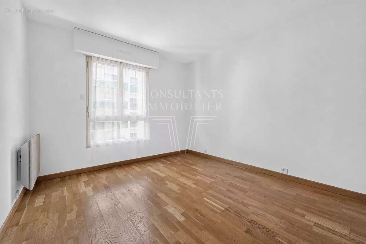 Appartement à LEVALLOIS-PERRET