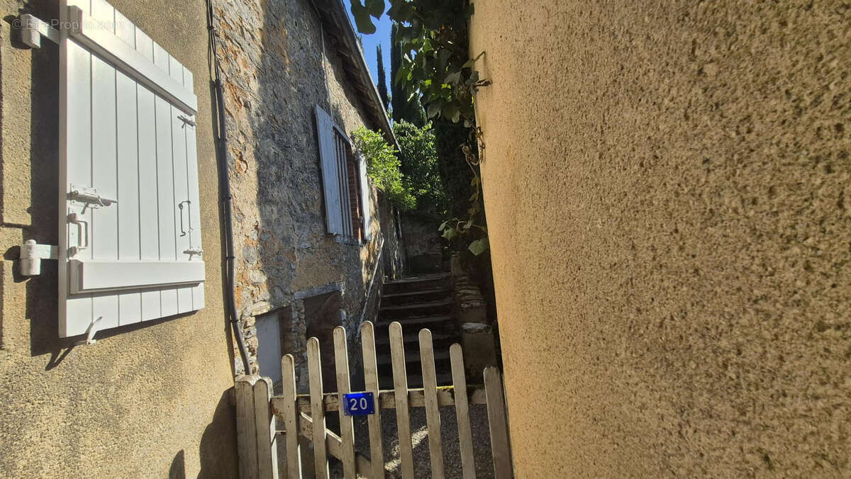 Charmante maison coeur de Chemené le Roi (53) - photo 7