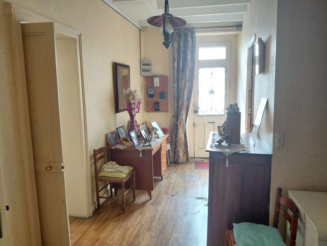 Maison 143 m² à Mirambeau  - photo 8