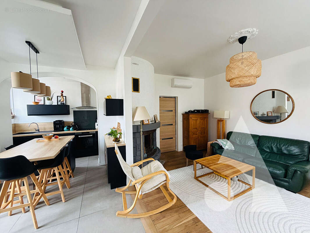 Maison à SAINTE-SAVINE