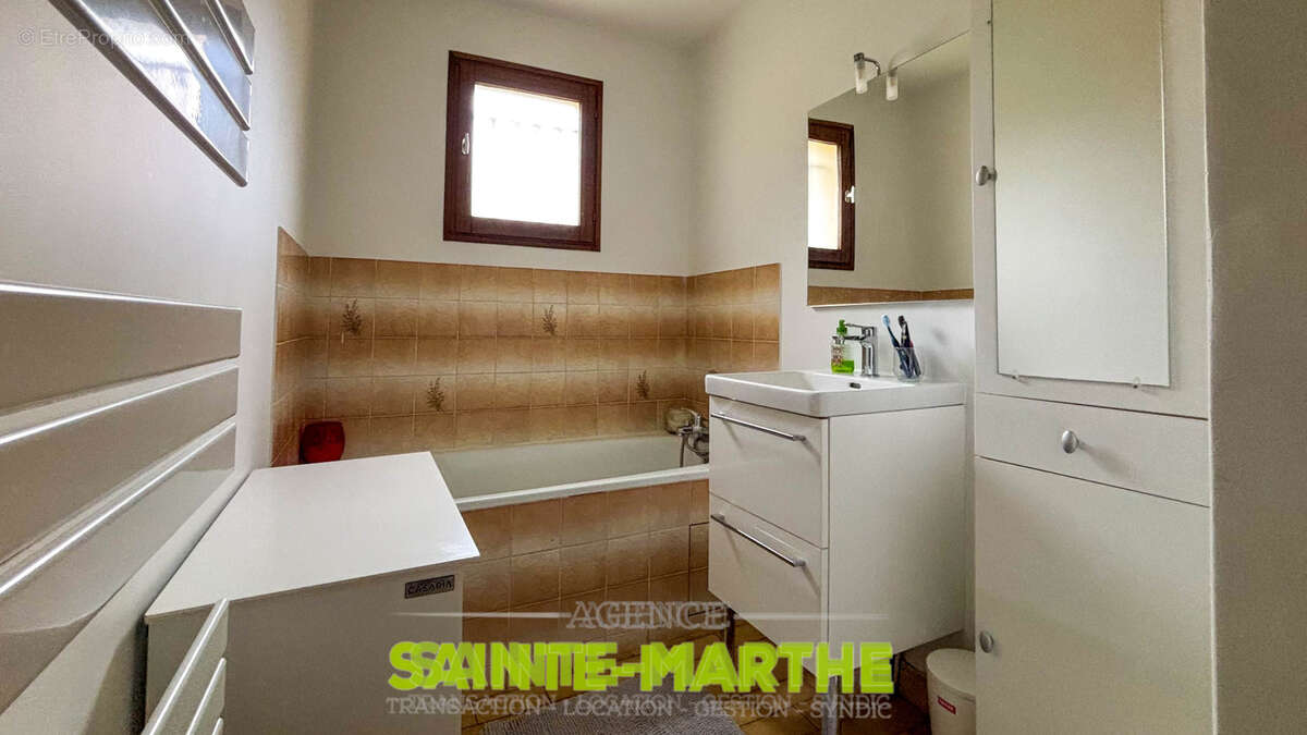 Niort Nord. Pavillon de plain pied, 3 chambres, jardin et garage. - photo 10