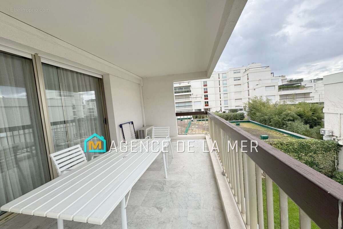 Appartement à MANDELIEU-LA-NAPOULE