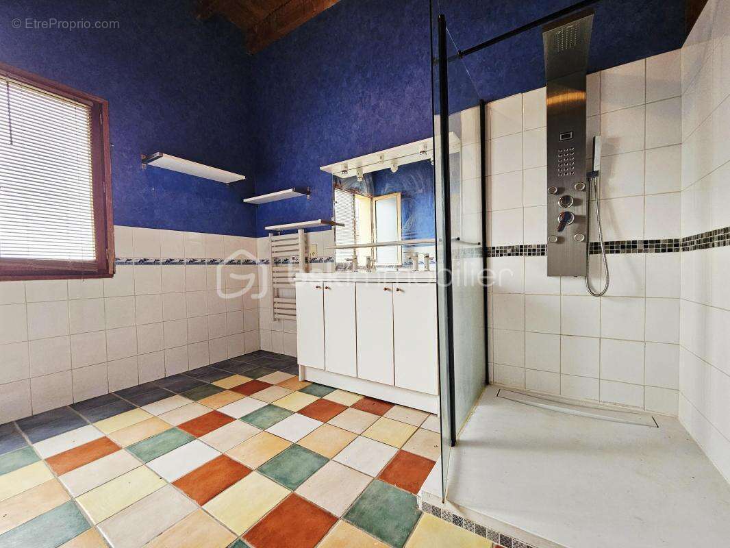 Maison à BESSE-ET-SAINT-ANASTAISE