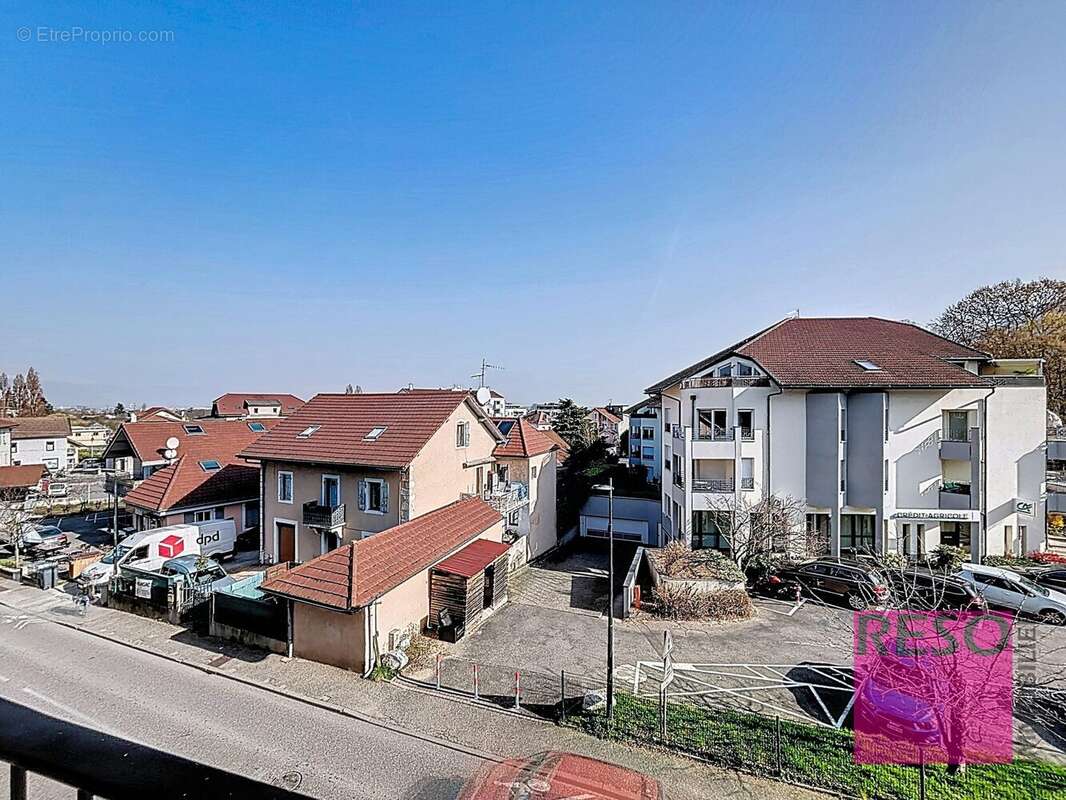 Appartement à COLLONGES-SOUS-SALEVE