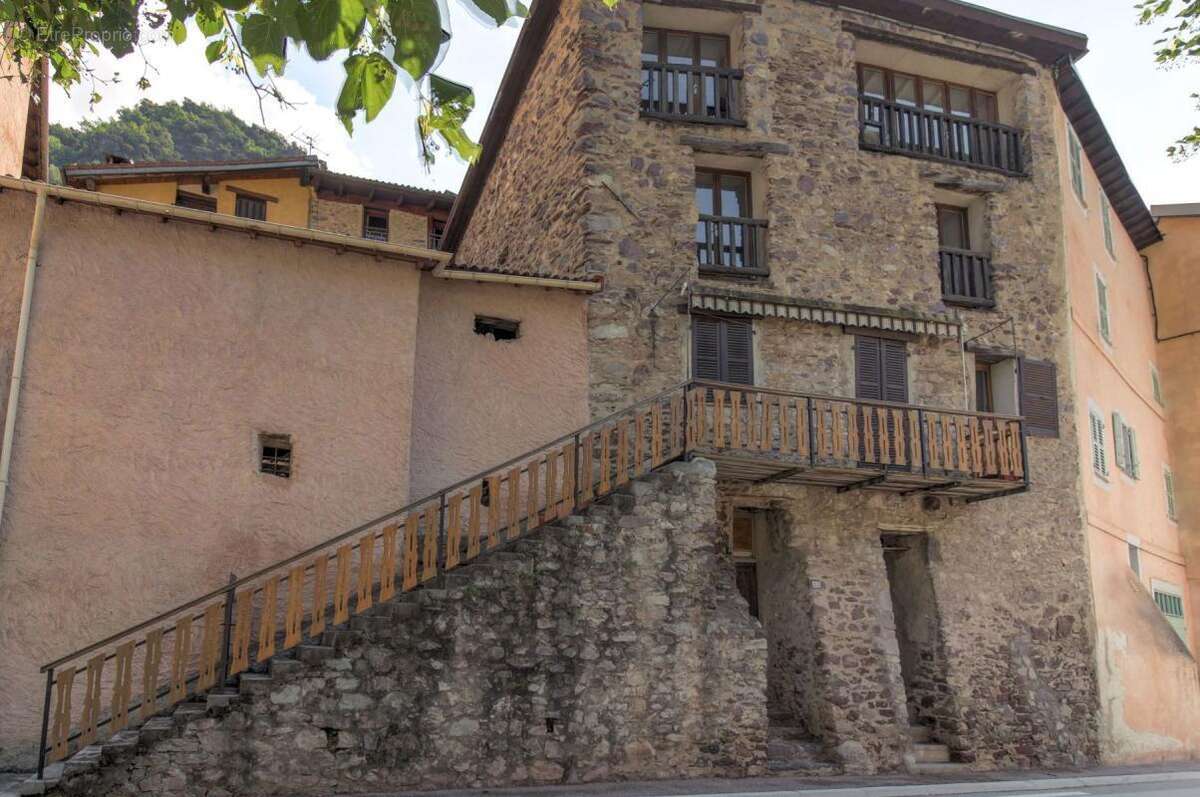 Maison à SAINT-SAUVEUR-SUR-TINEE