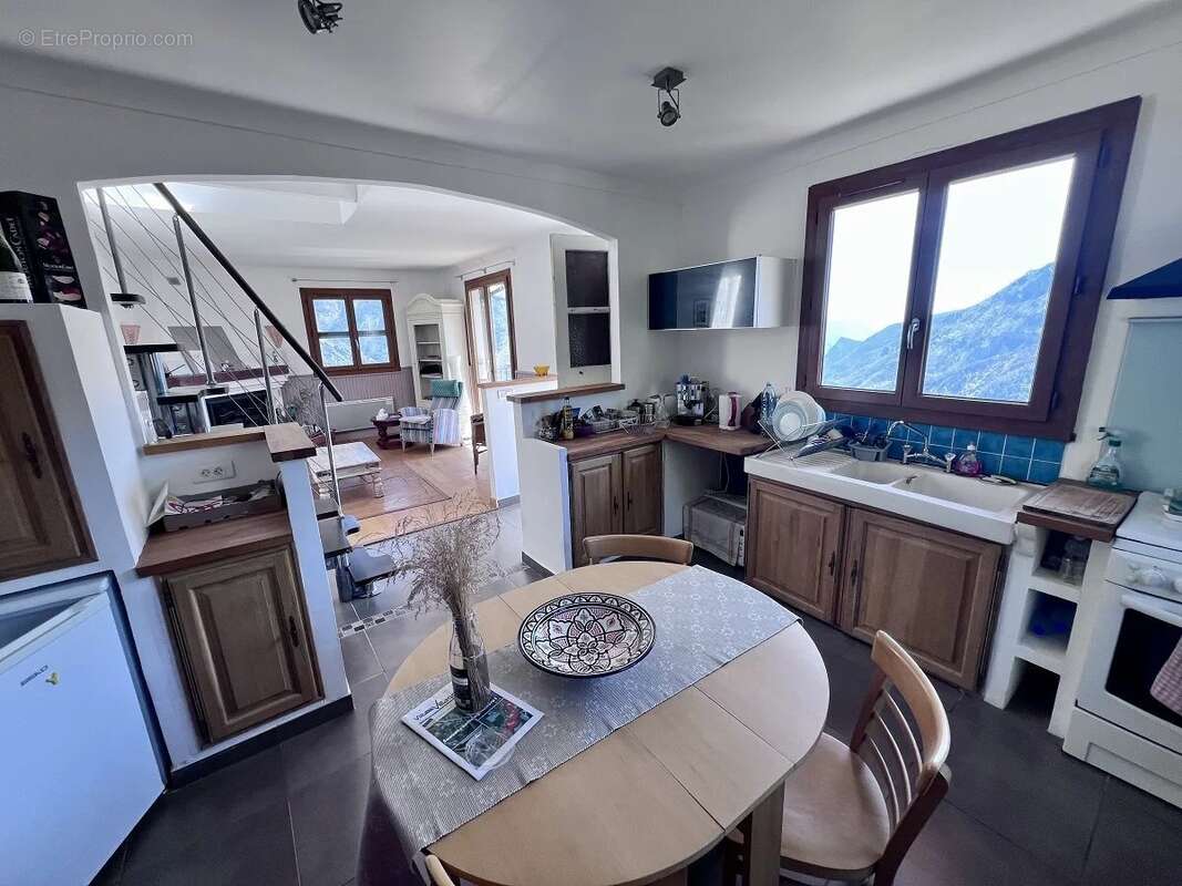 Maison 65 m² à Roure  - photo 5
