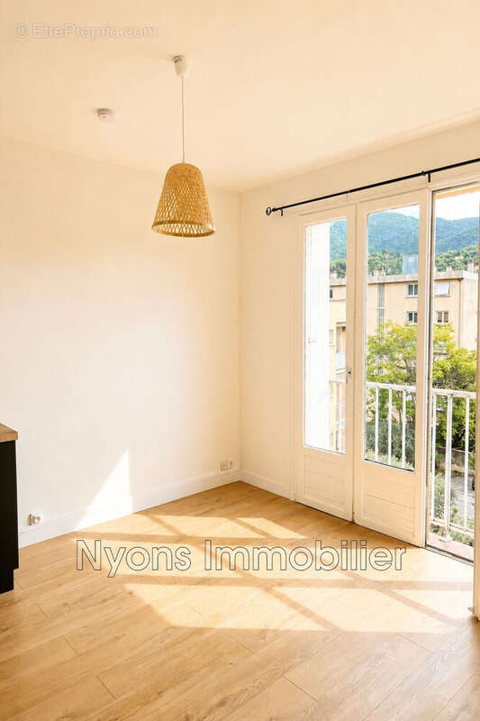 Appartement 32 m² à Nyons  - photo 2