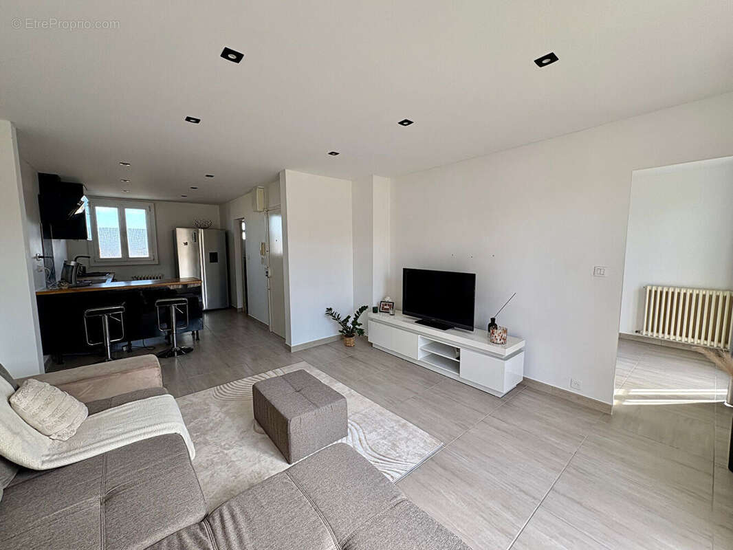 Appartement à CHATEAUNEUF-LES-MARTIGUES