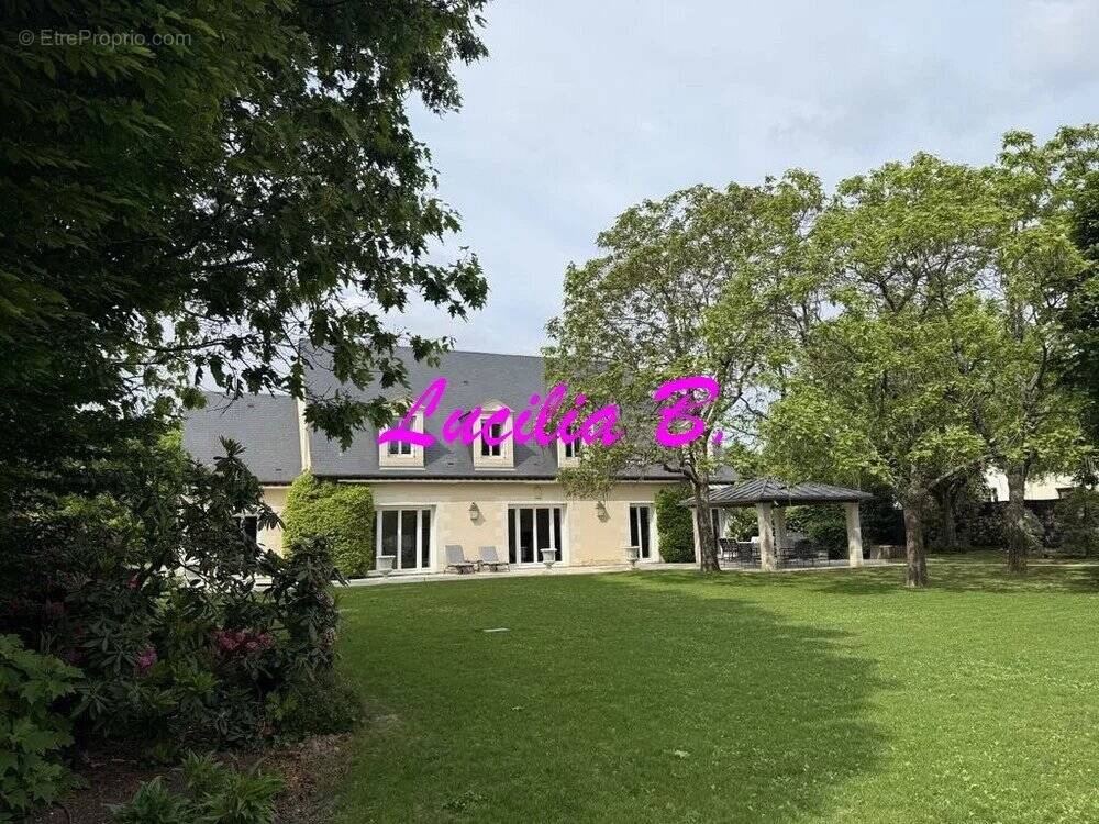 Maison à SAINT-CYR-SUR-LOIRE