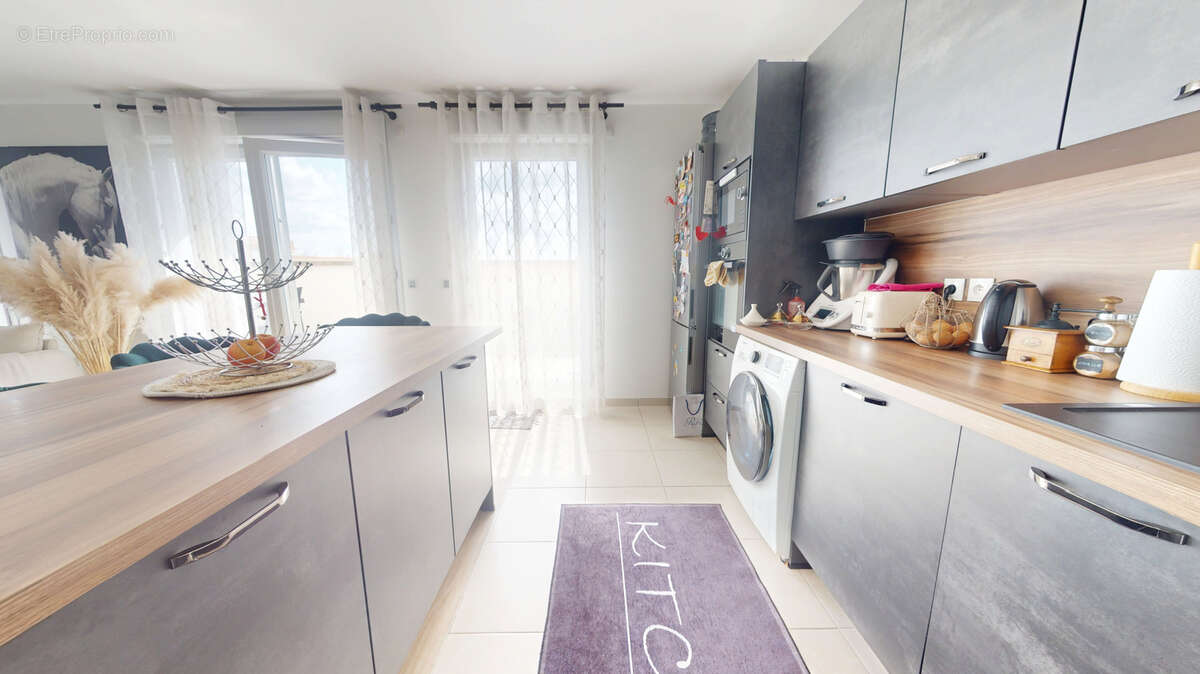 Appartement à SARTROUVILLE