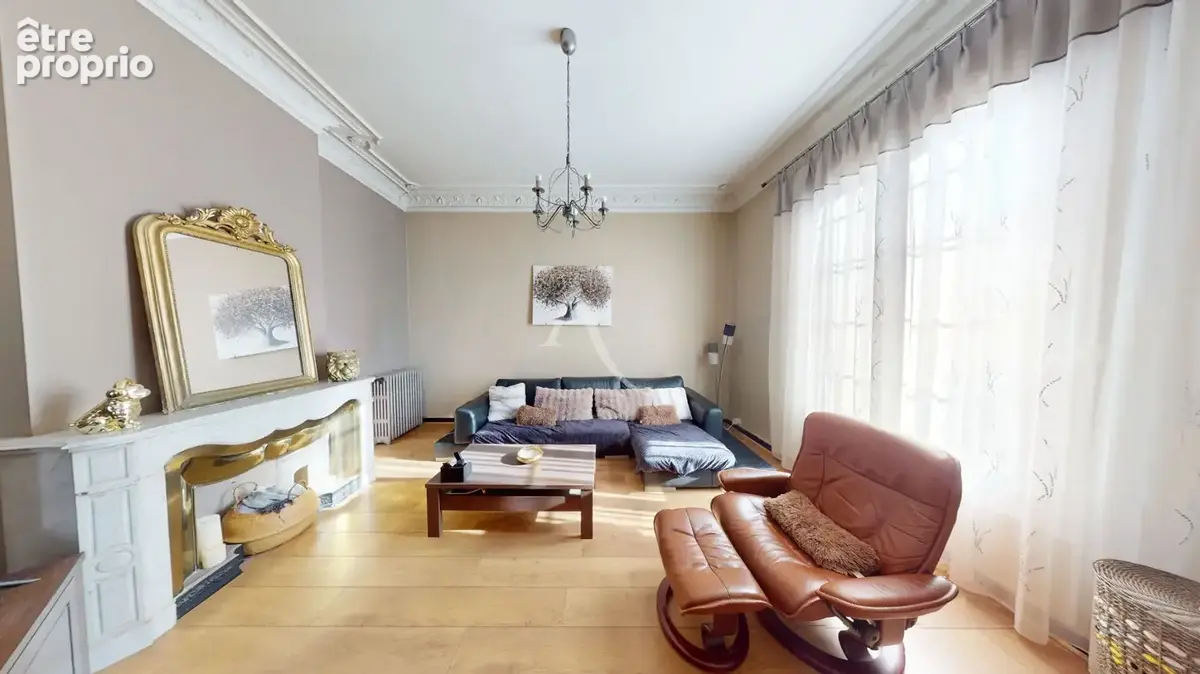 A VENDRE Maison Uchaud 8 pièce(s) 211 m2 - photo 13