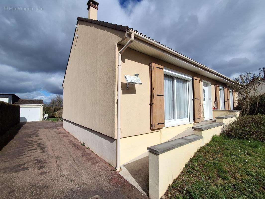 Maison à SURY-PRES-LERE