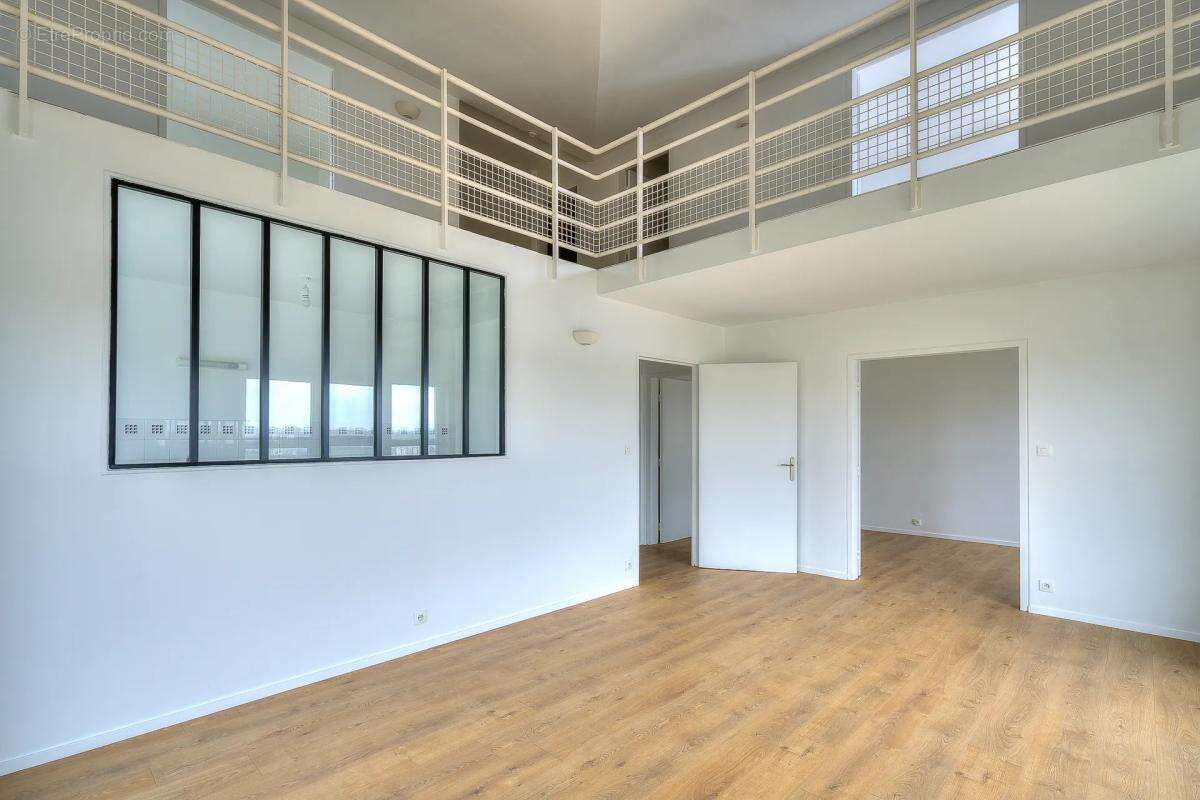 Appartement à VOISINS-LE-BRETONNEUX