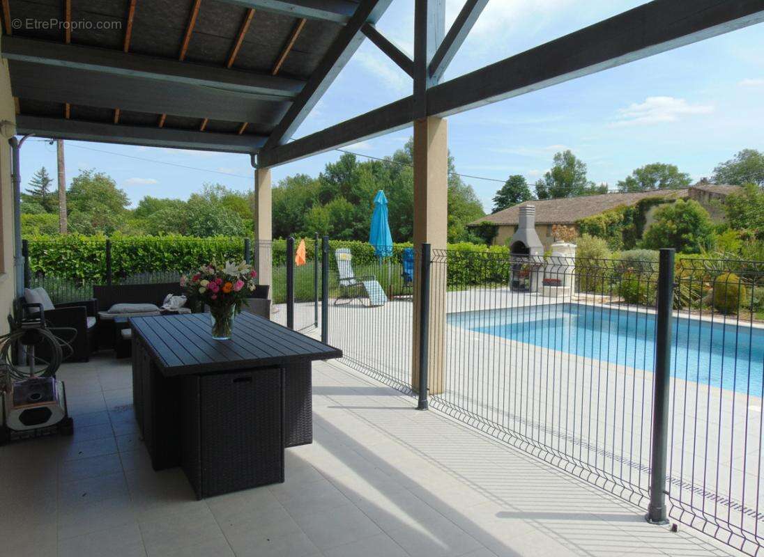 Au 31290- Villa contemporaine - 4 chambres avec piscine - Grand terrain - photo 3