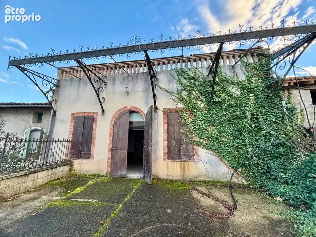 Ancien immeuble à rénover de 410 m² avec jardin et parking privatif – Larrazet (82) - photo 12