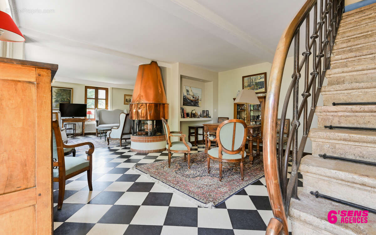 Maison à CHARBONNIERES-LES-BAINS