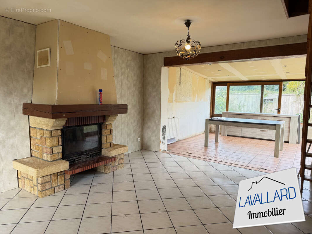 Maison à LE PLESSIER-ROZAINVILLERS