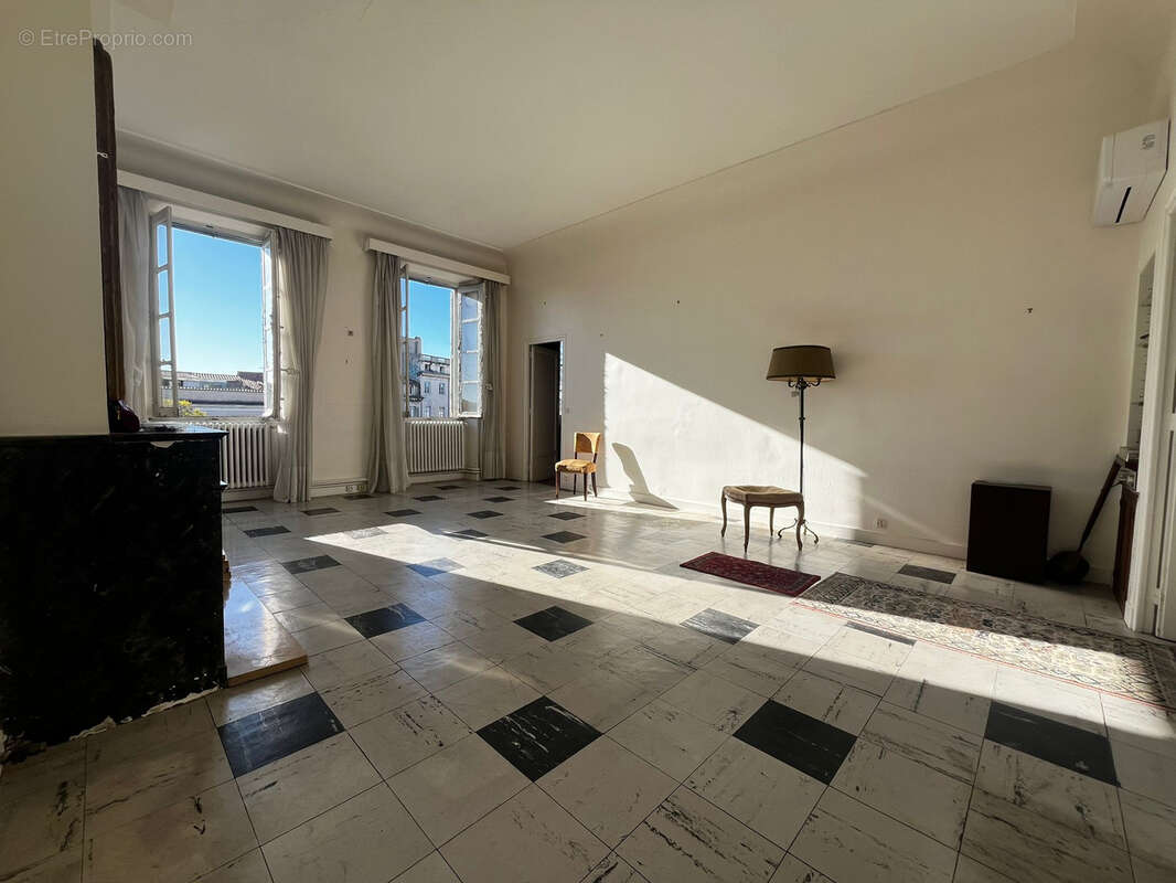 Appartement à NIMES