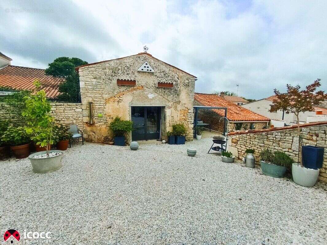 Maison 191 m² à La Bretonniere-La-Claye  - photo 8