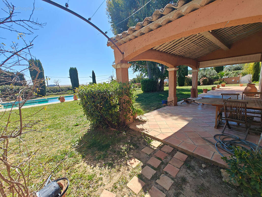 Maison à LA CADIERE-D'AZUR