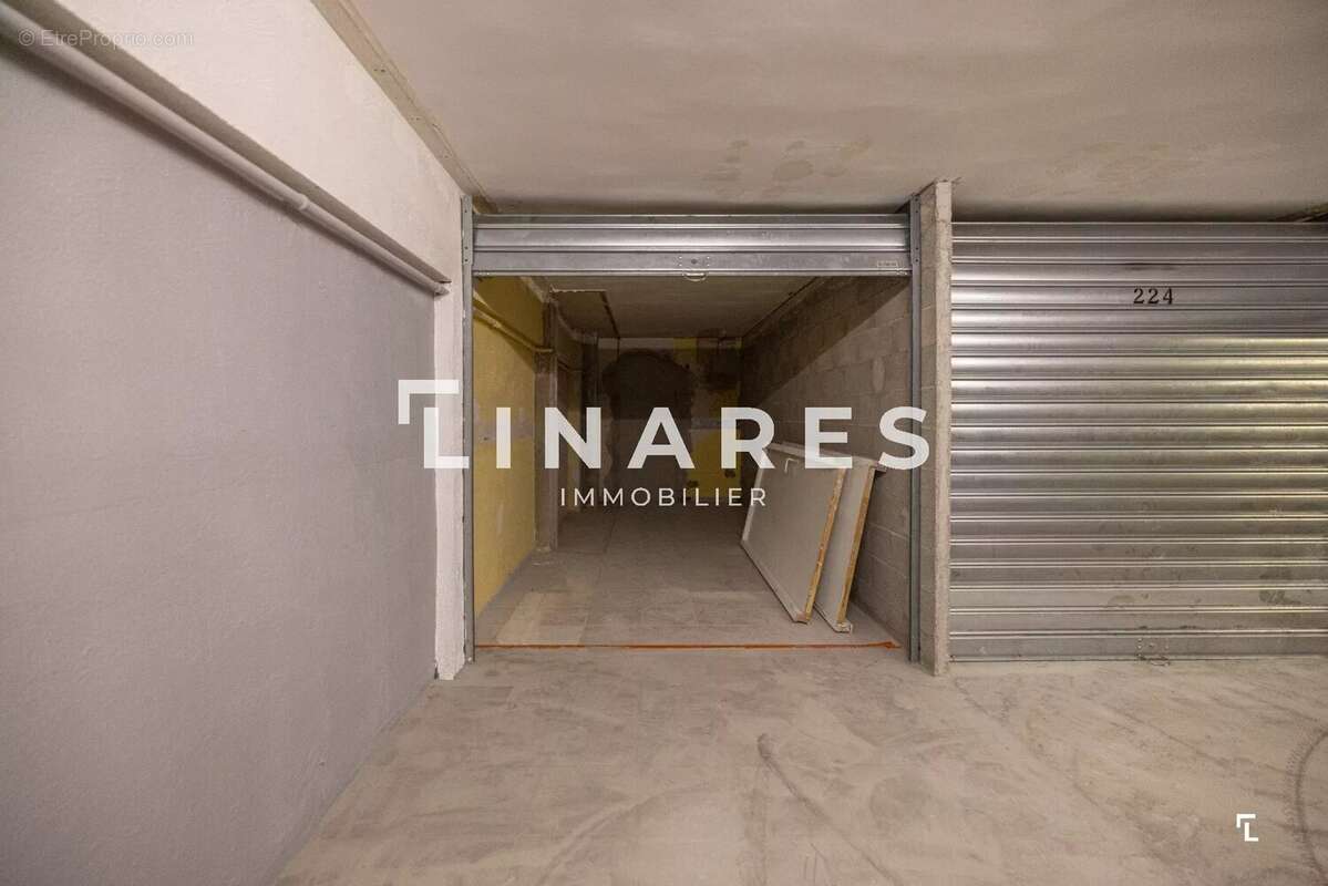 Commerce à MARSEILLE-7E