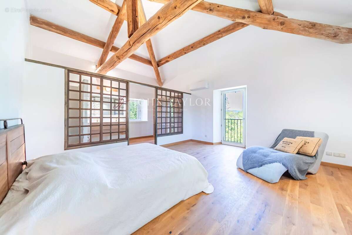 Maison à OPPEDE