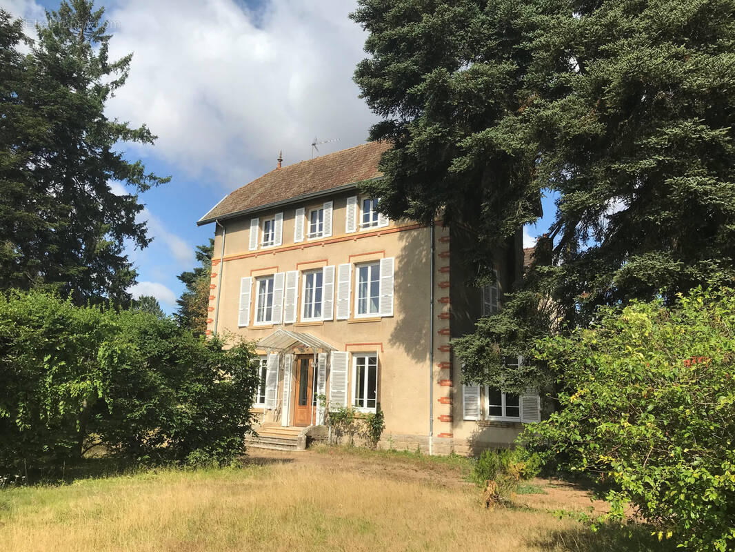 Maison à PARAY-LE-MONIAL