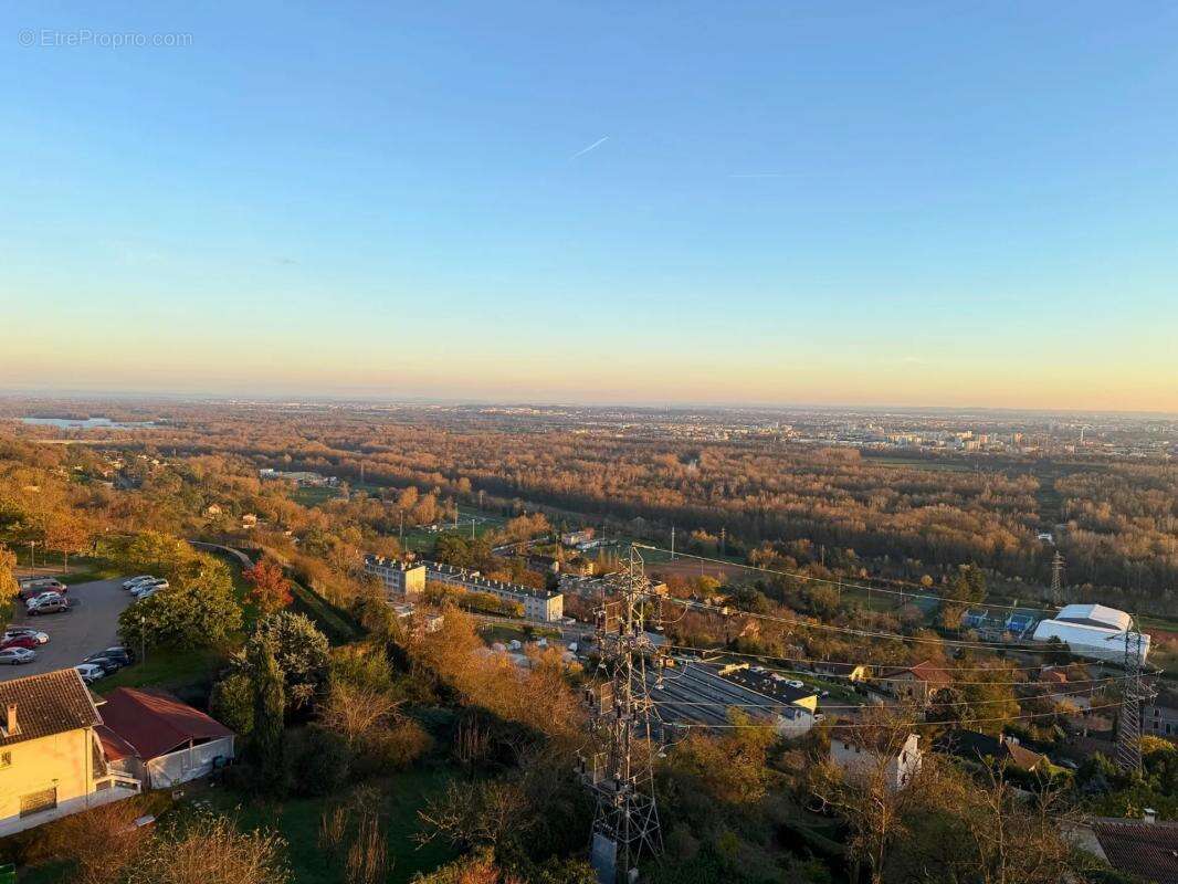 Appartement à RILLIEUX-LA-PAPE