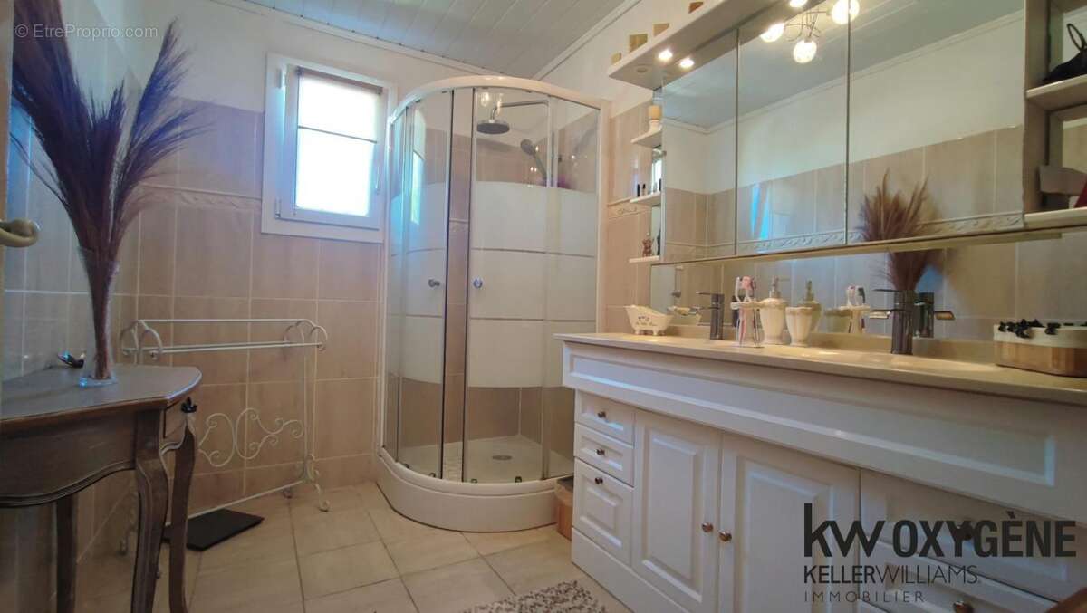 Maison à SAINT-LAURENT-DE-LA-SALANQUE