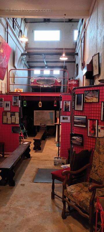 Bien rare et atypique- ancienne cave viticole amenagee atelier d artiste et habitation - photo 5