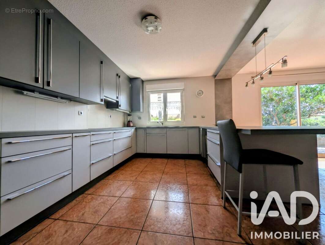 Maison 133 m² à Saint-Laurent-De-La-Salanque  - photo 4
