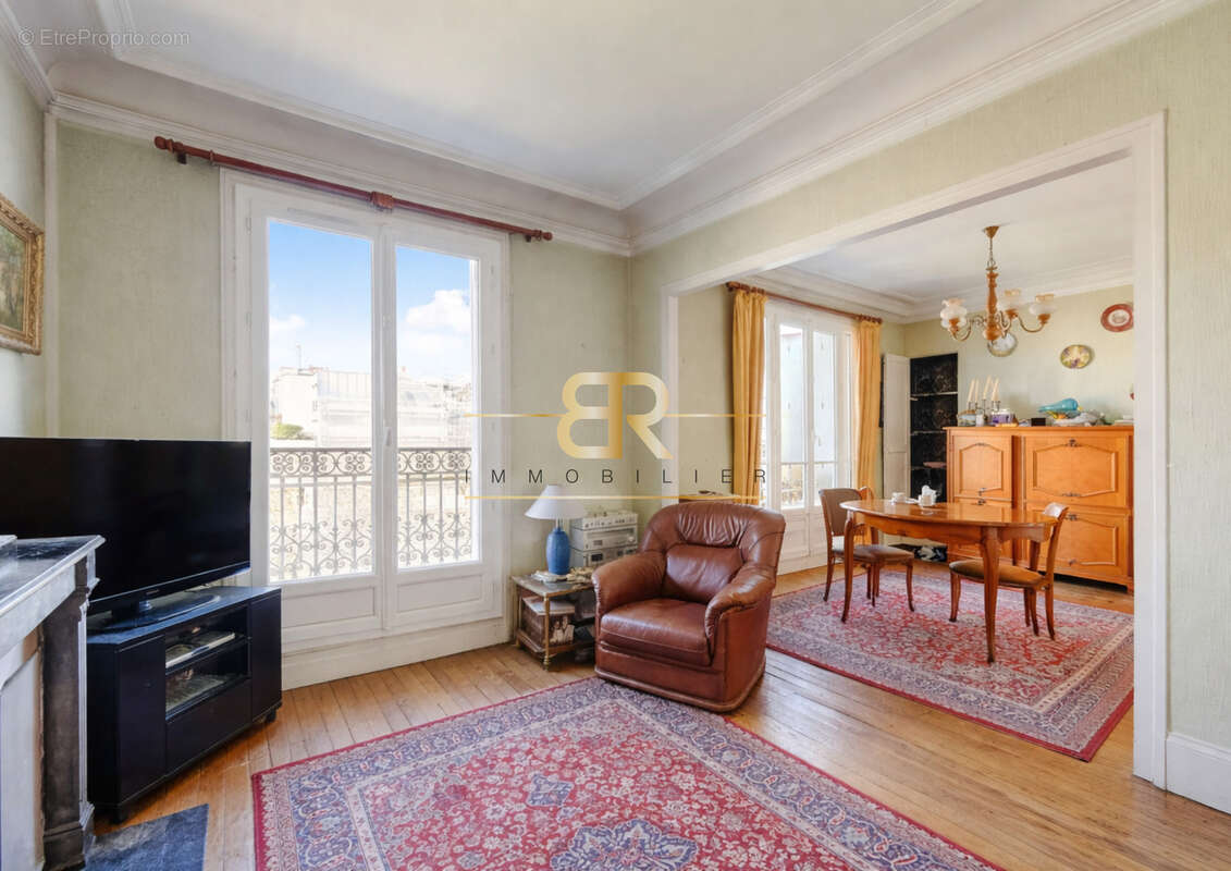 Appartement à PARIS-14E