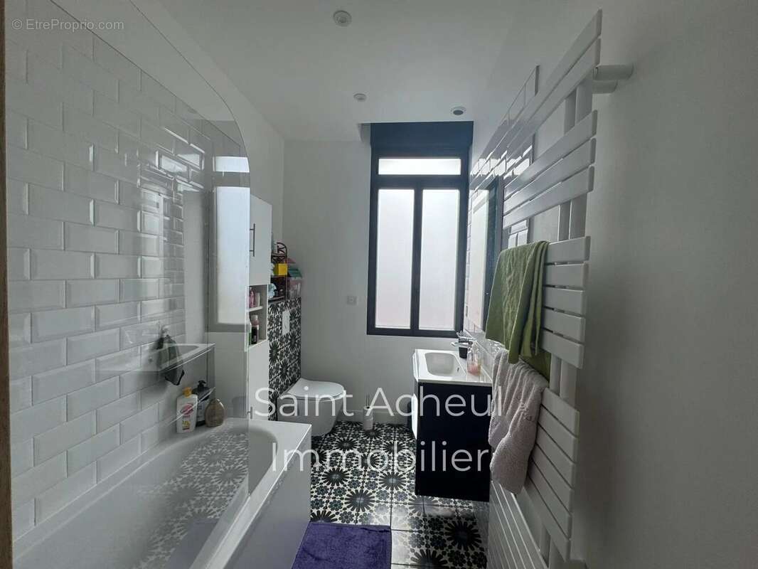 Quartier Saint Acheul / Maison avec Jardin en Retrait de Rue - photo 7